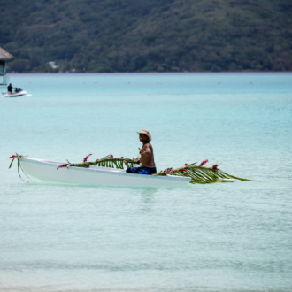 pirogue-neomare-voyages-experiences-polynesie-francaise-raiatea